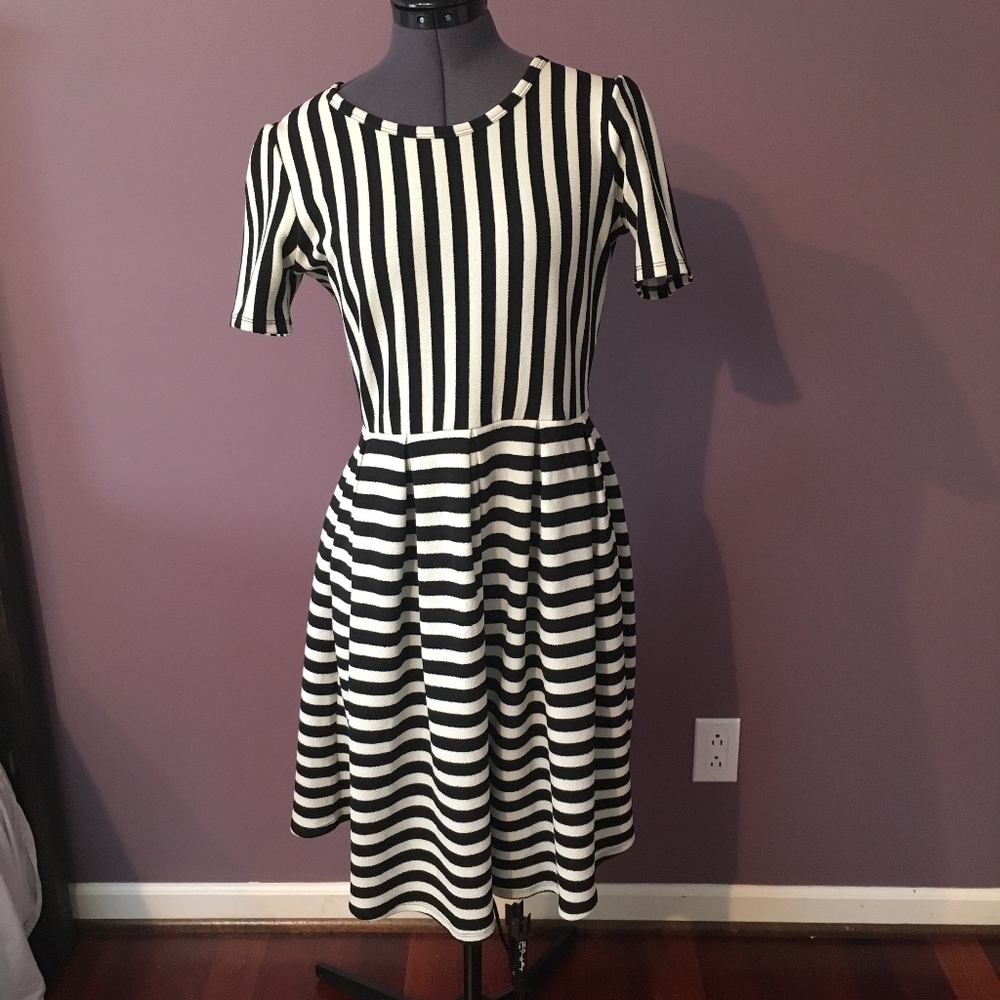 LuLaRoe Striped Amelia Dress NWOT